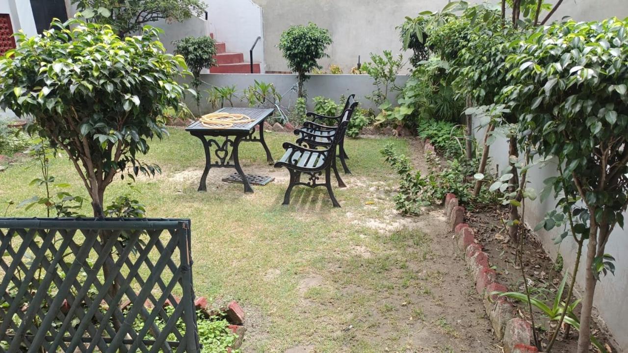 Tourist Guest House Amritsar Esterno foto