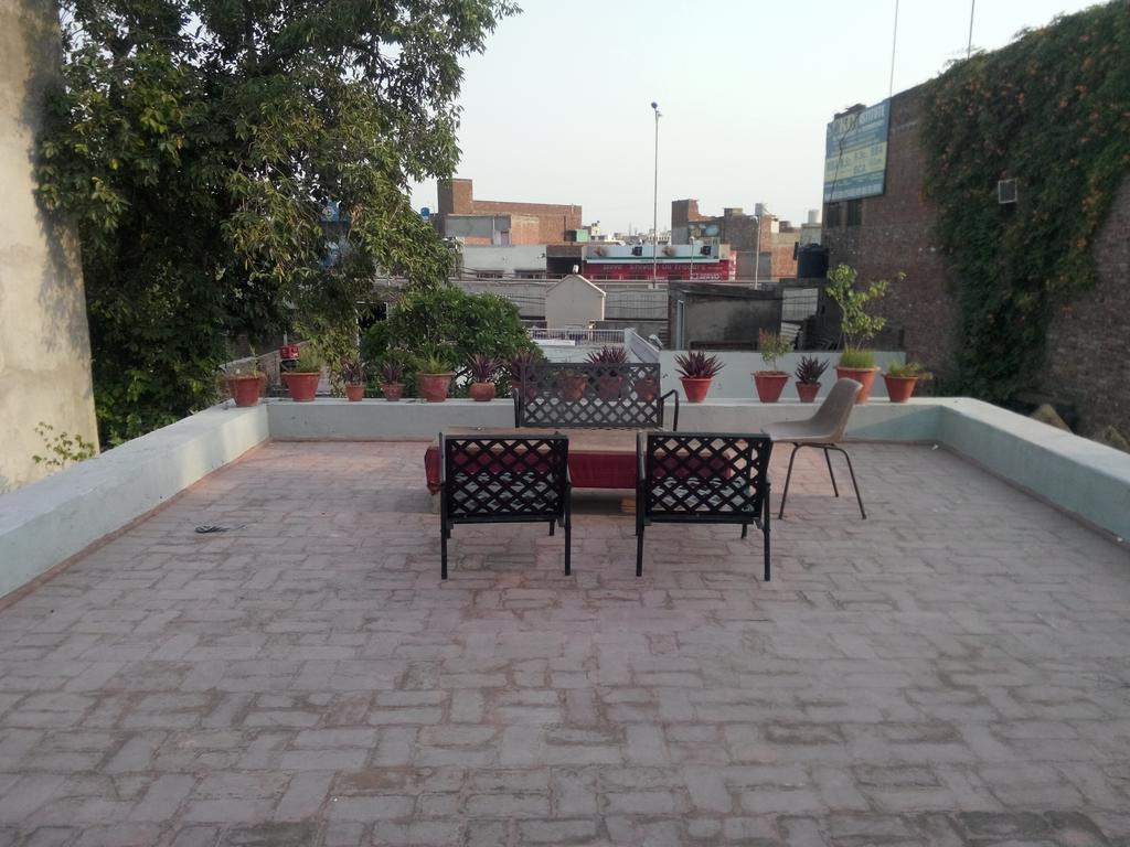 Tourist Guest House Amritsar Esterno foto