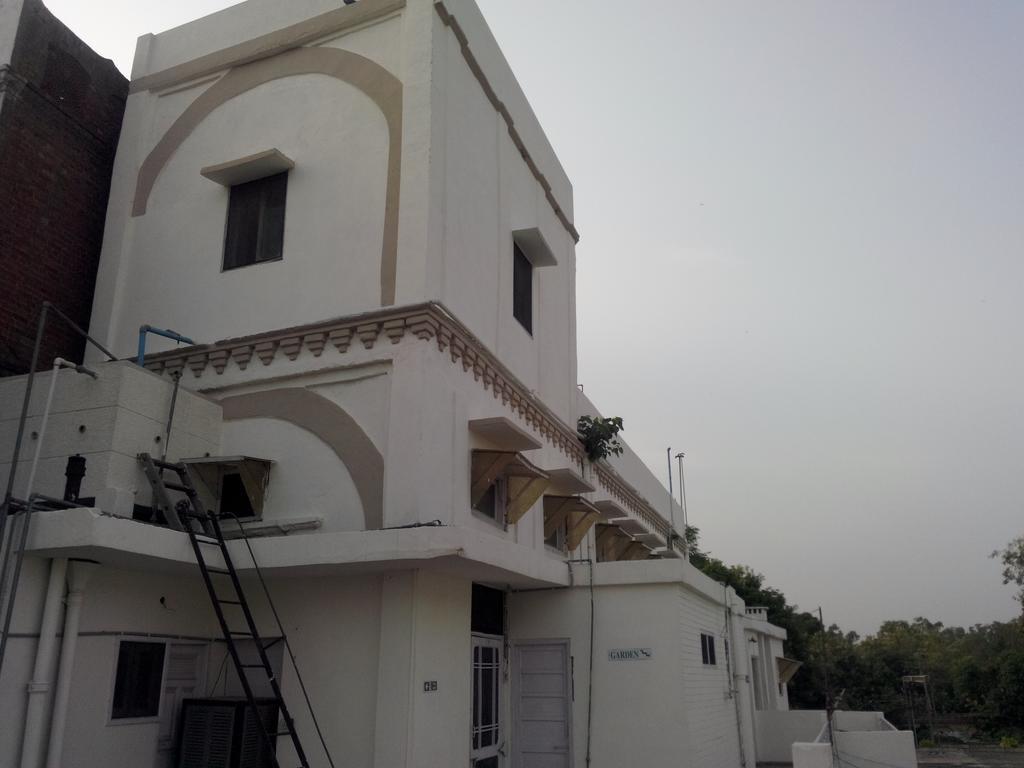 Tourist Guest House Amritsar Esterno foto
